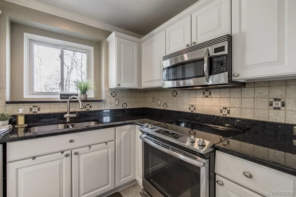 3472 Paramount Lane Auburn Hills City MI 48326