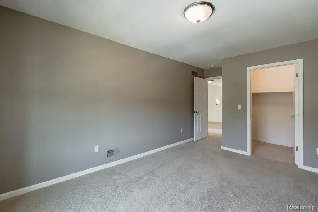 3472 Paramount Lane Auburn Hills City MI 48326