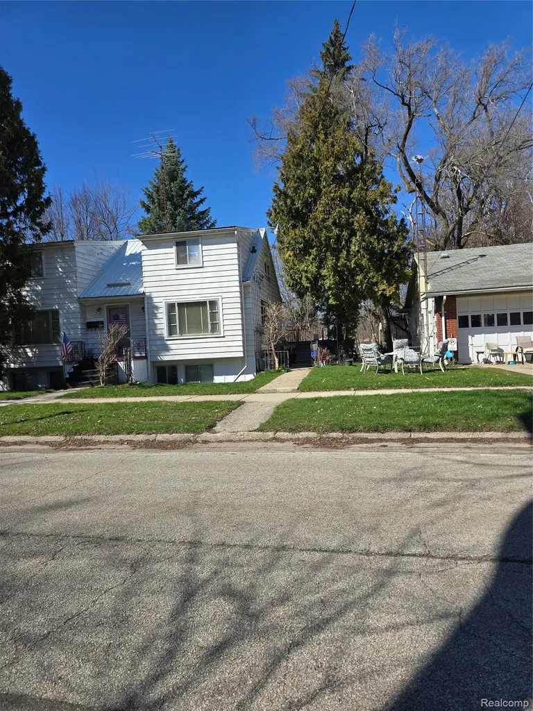 2601 Bennett Avenue Flint City MI 48506