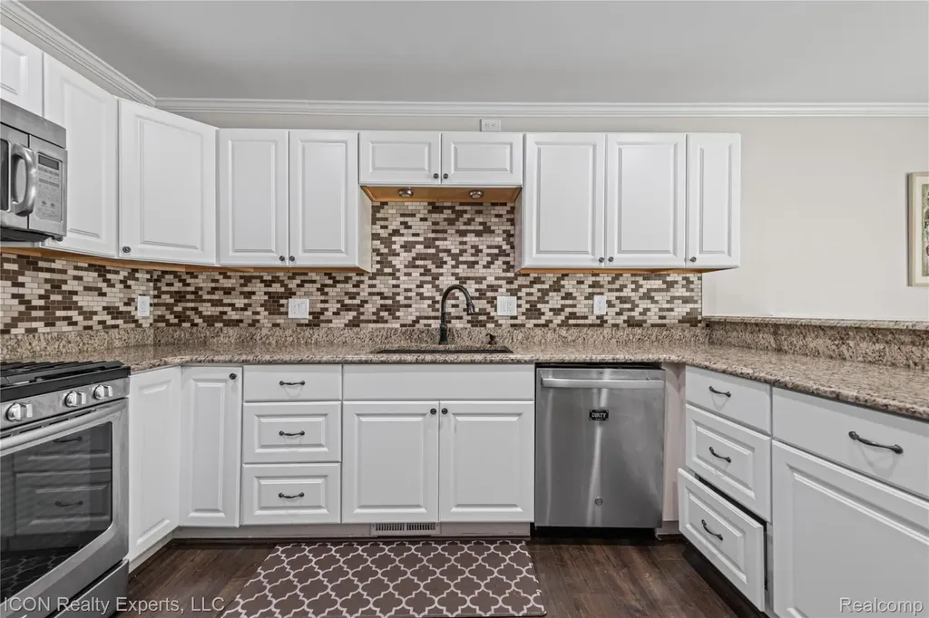 3754 Knightbridge Circle Sterling Heights City MI 48314