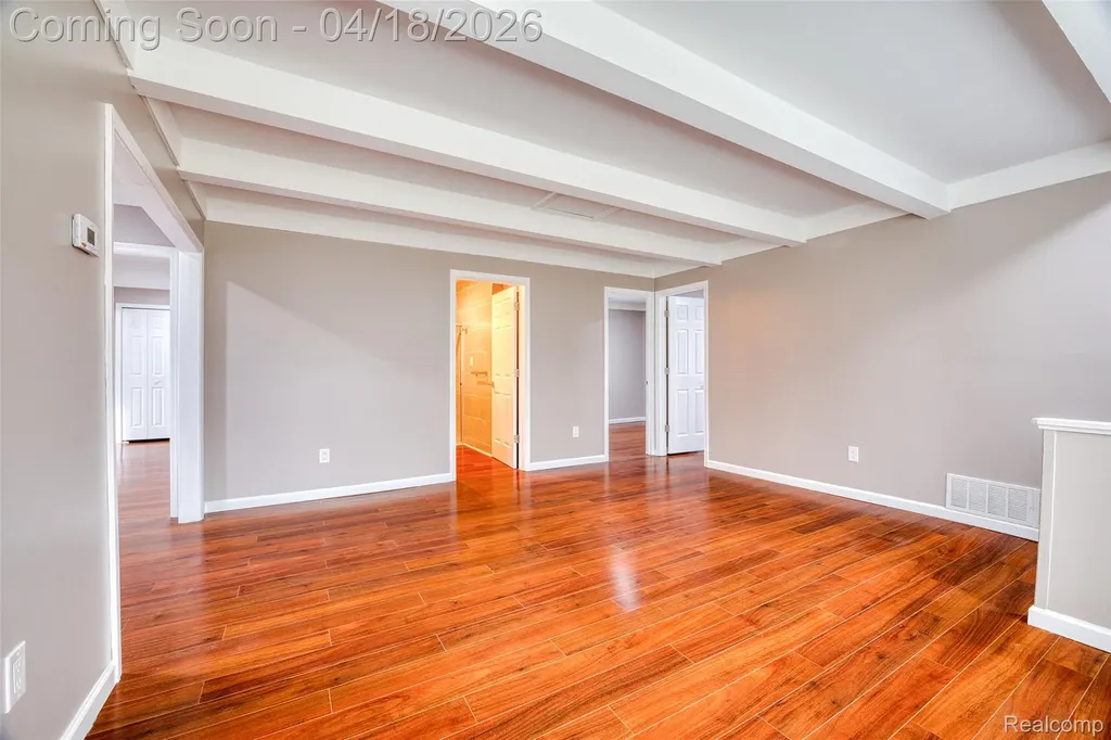 2514 Barton Street Commerce Charter Township MI 48382