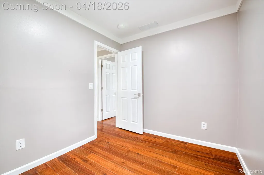 2514 Barton Street Commerce Charter Township MI 48382