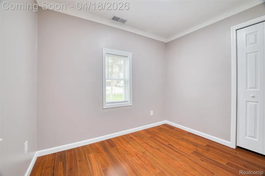 2514 Barton Street Commerce Charter Township MI 48382