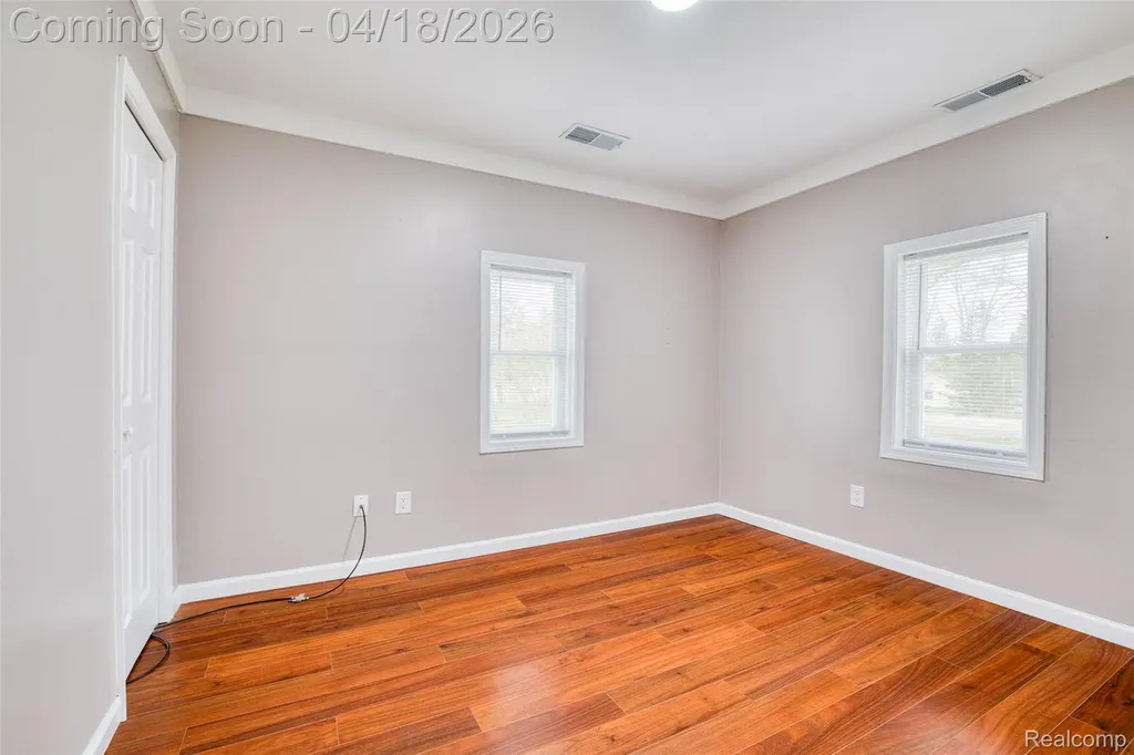 2514 Barton Street Commerce Charter Township MI 48382