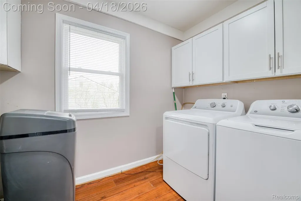 2514 Barton Street Commerce Charter Township MI 48382