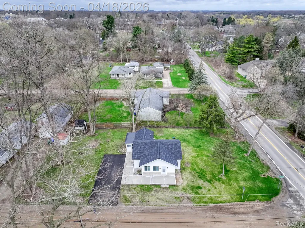 2514 Barton Street Commerce Charter Township MI 48382