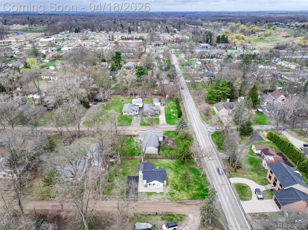 2514 Barton Street Commerce Charter Township MI 48382