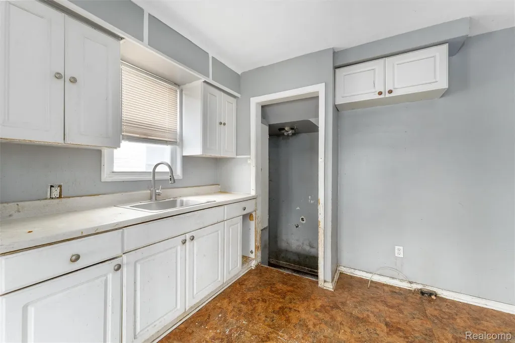 18565 Vaughan Street Detroit City MI 48219