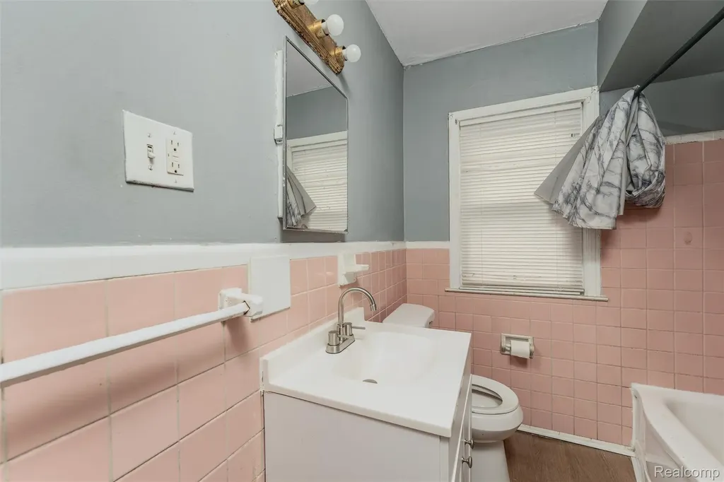 18565 Vaughan Street Detroit City MI 48219