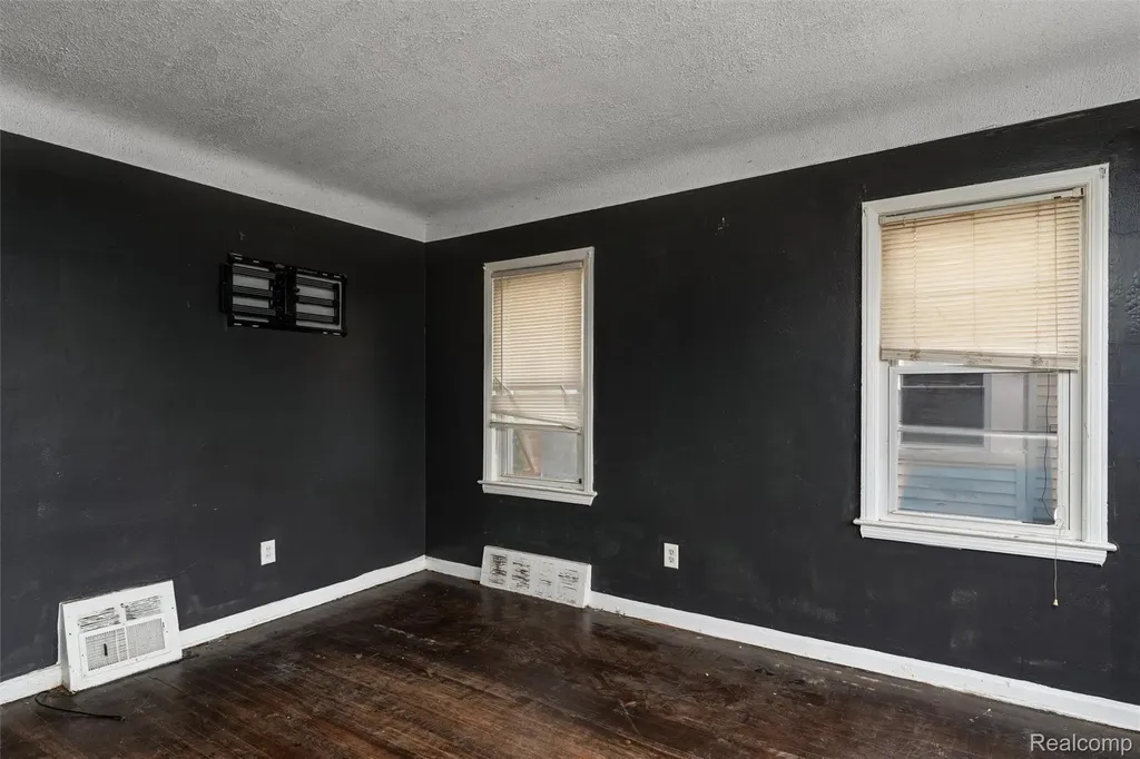 18565 Vaughan Street Detroit City MI 48219