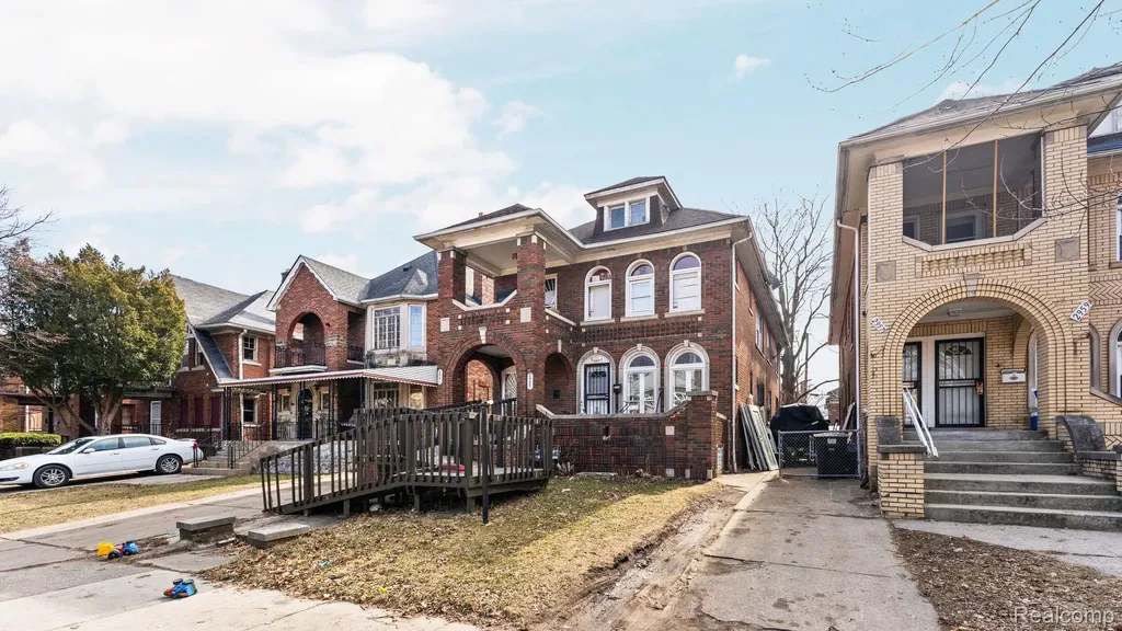 2951 Leslie Street Detroit City MI 48238