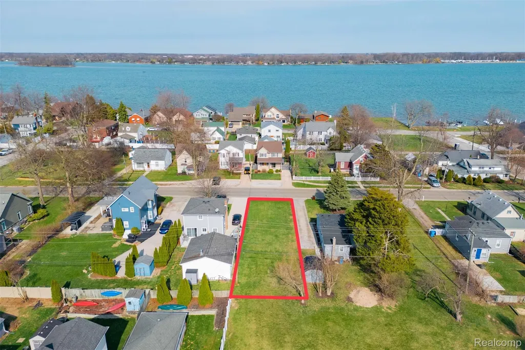 00 Adams Gibraltar City MI 48173