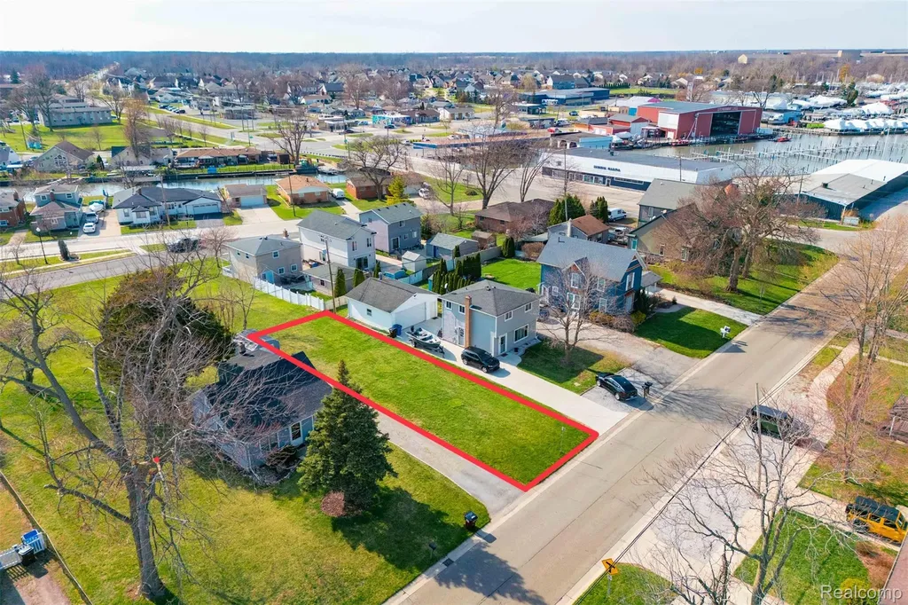 00 Adams Gibraltar City MI 48173
