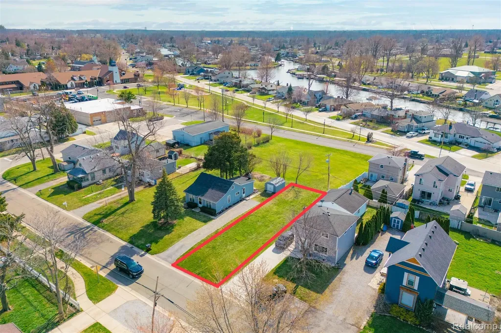 00 Adams Gibraltar City MI 48173
