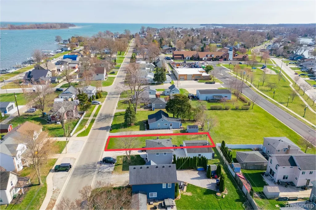 00 Adams Gibraltar City MI 48173