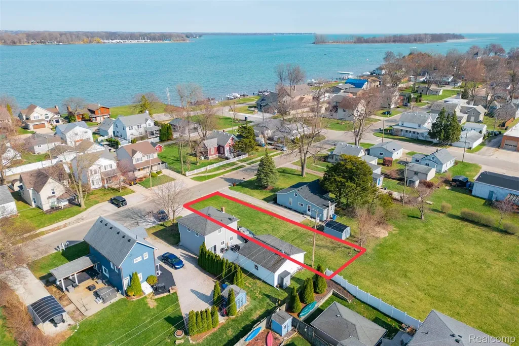 00 Adams Gibraltar City MI 48173