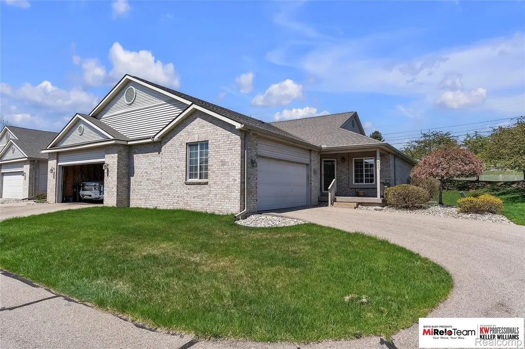 1837 Willow Creek Drive Delta Charter Township MI 48917