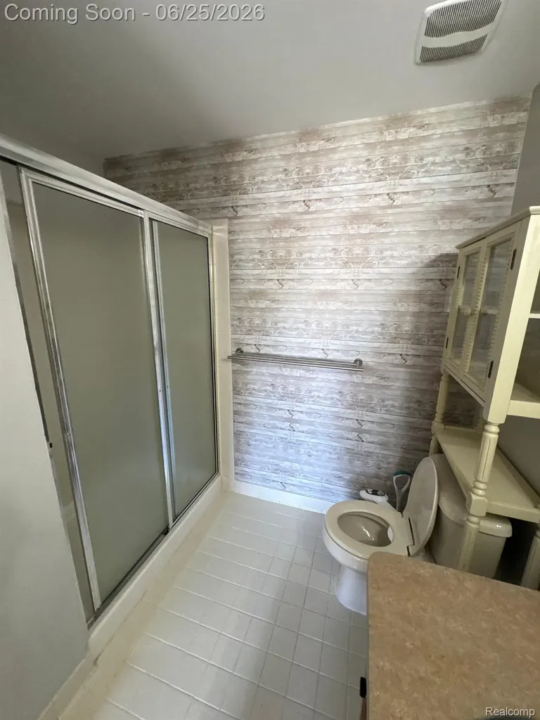 15269 Yale Drive Clinton Charter Township MI 48038