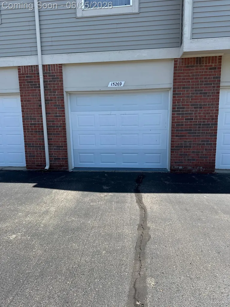 15269 Yale Drive Clinton Charter Township MI 48038
