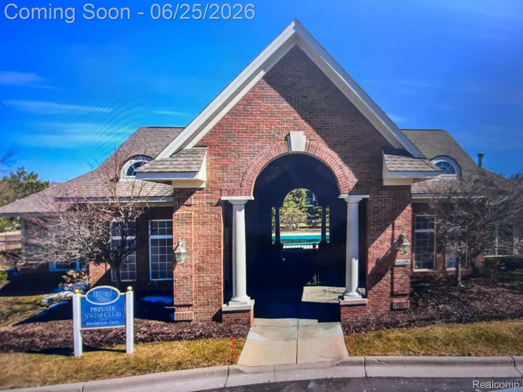 15269 Yale Drive Clinton Charter Township MI 48038