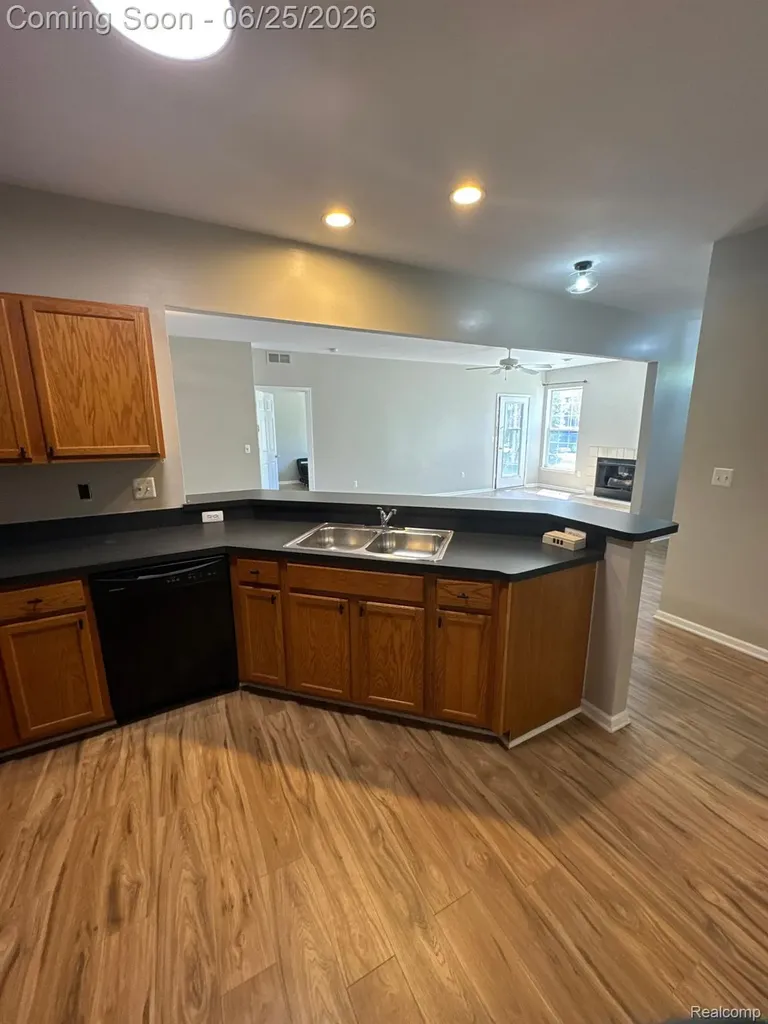 15269 Yale Drive Clinton Charter Township MI 48038