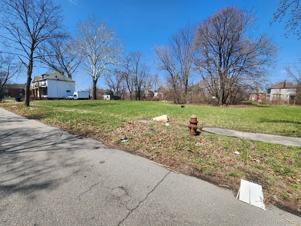 583 Leicester Court Detroit City MI 48202