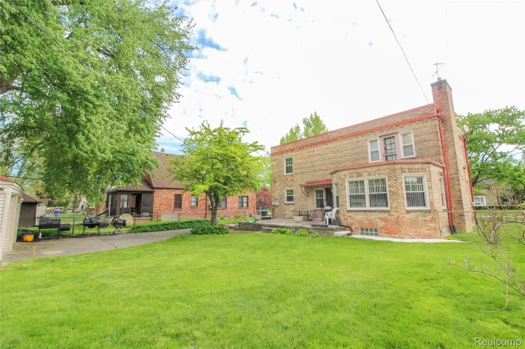 14635 Warwick Street Detroit City MI 48223