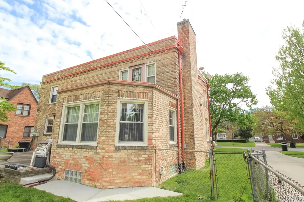14635 Warwick Street Detroit City MI 48223