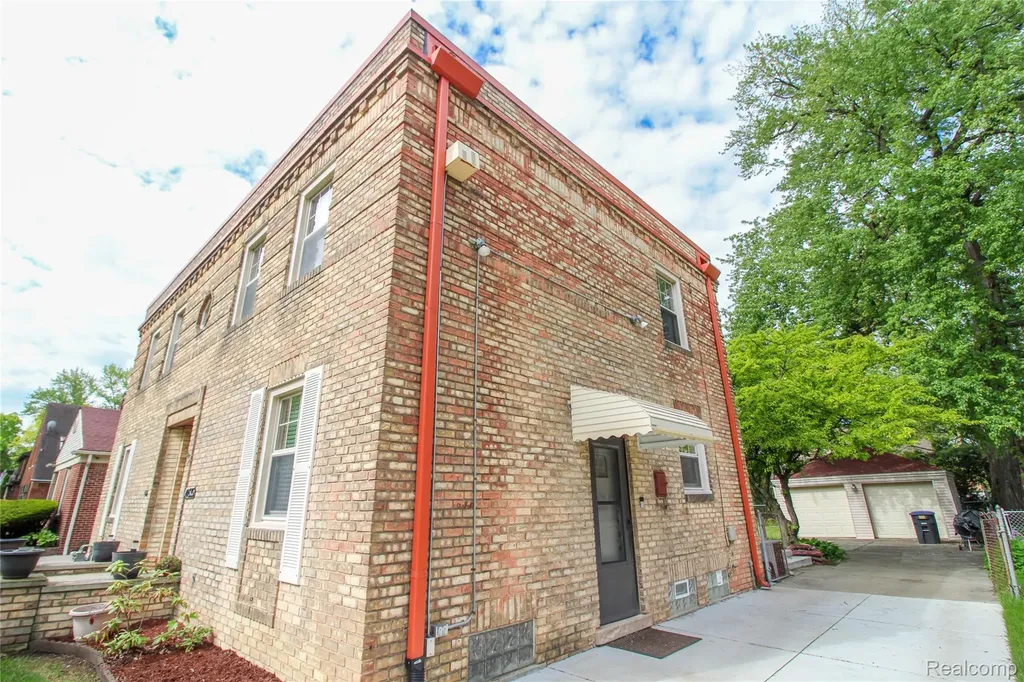14635 Warwick Street Detroit City MI 48223