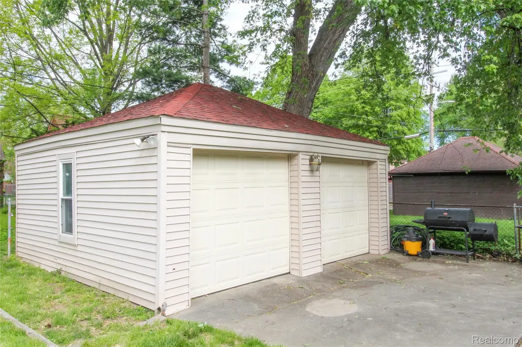14635 Warwick Street Detroit City MI 48223