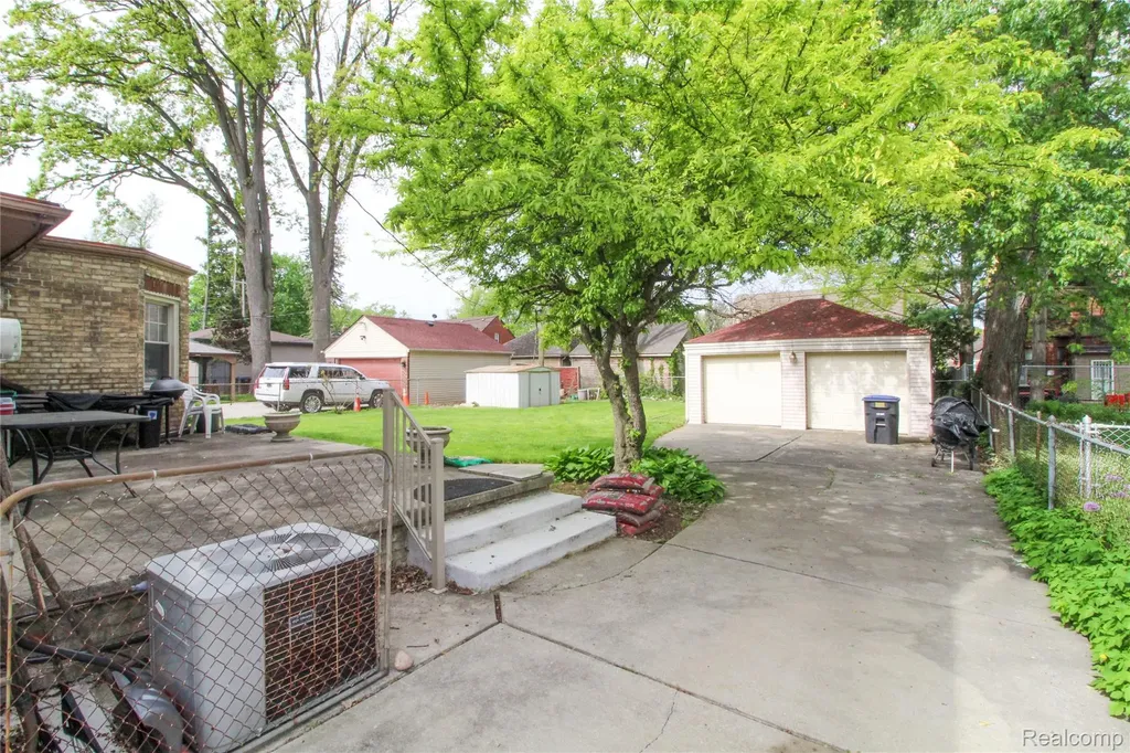 14635 Warwick Street Detroit City MI 48223