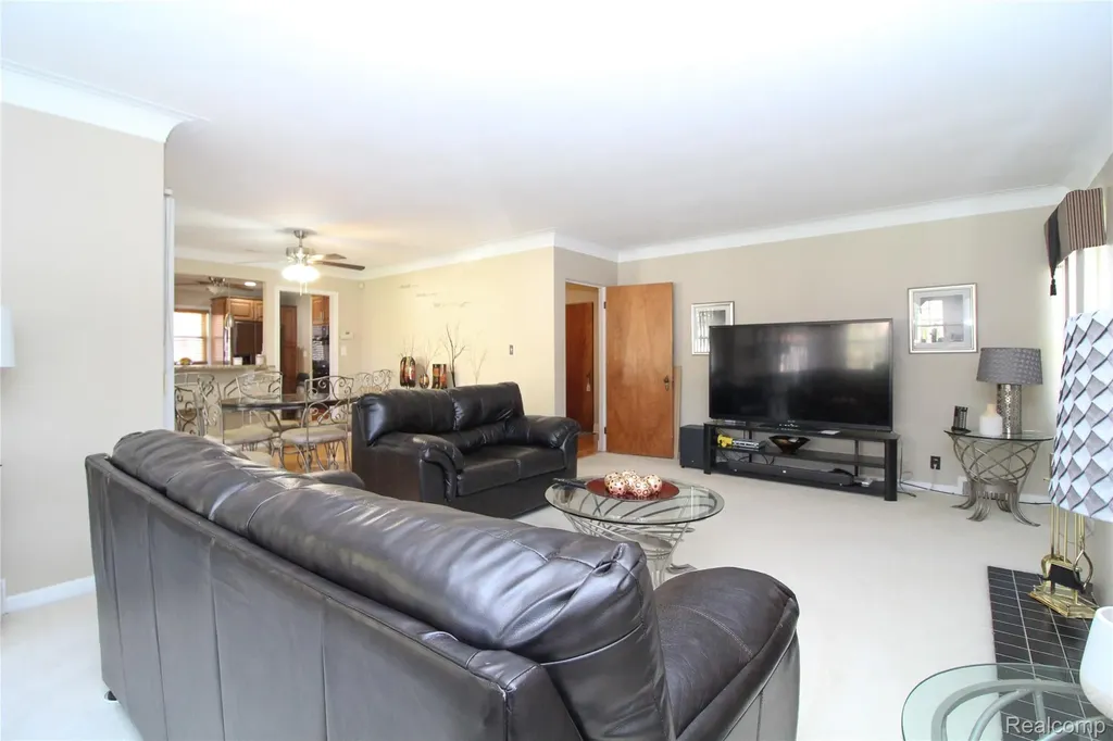 14635 Warwick Street Detroit City MI 48223