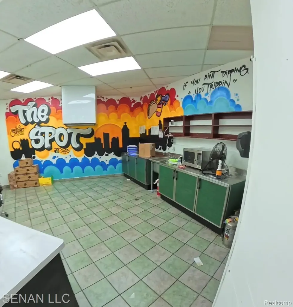 8009 E Jefferson Avenue Detroit City MI 48214