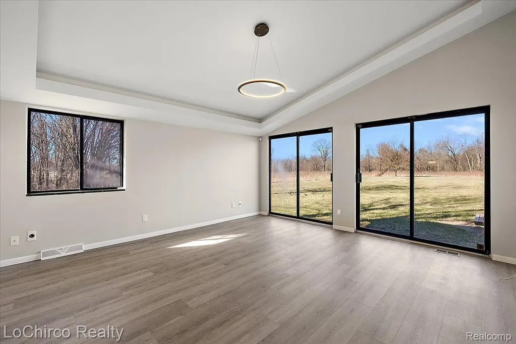 8603 N Owosso Road Fowlerville Village MI 48836
