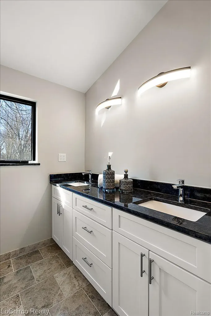 8603 N Owosso Road Fowlerville Village MI 48836