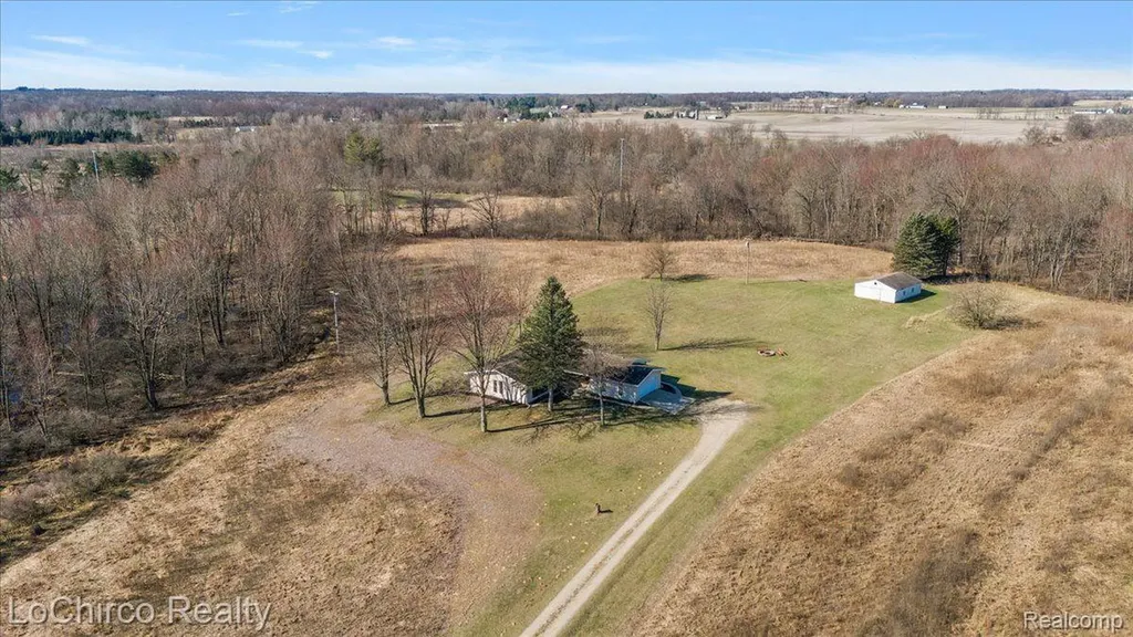 8603 N Owosso Road Fowlerville Village MI 48836