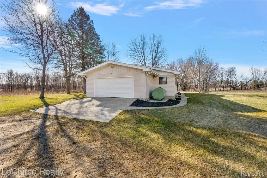 8603 N Owosso Road Fowlerville Village MI 48836