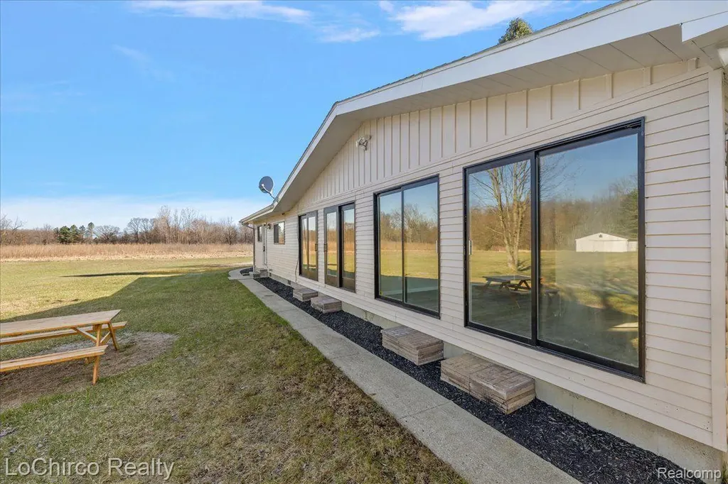 8603 N Owosso Road Fowlerville Village MI 48836
