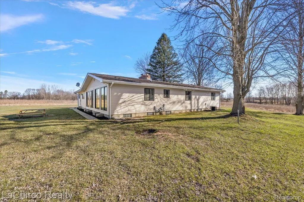 8603 N Owosso Road Fowlerville Village MI 48836