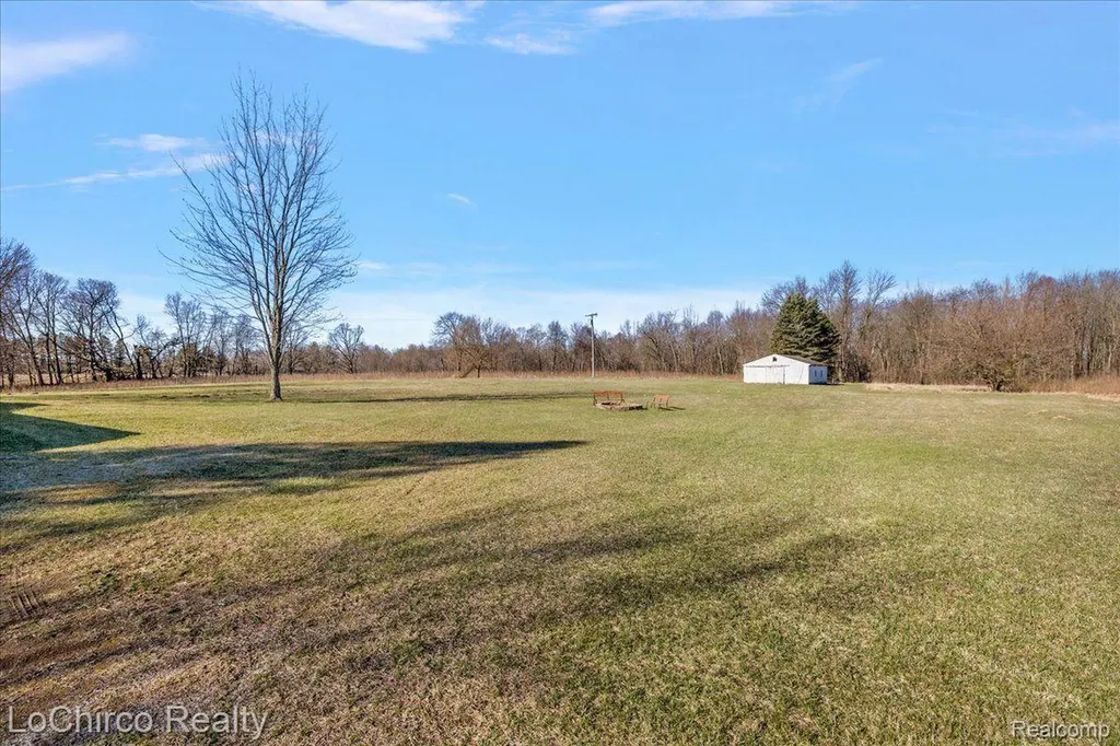 8603 N Owosso Road Fowlerville Village MI 48836