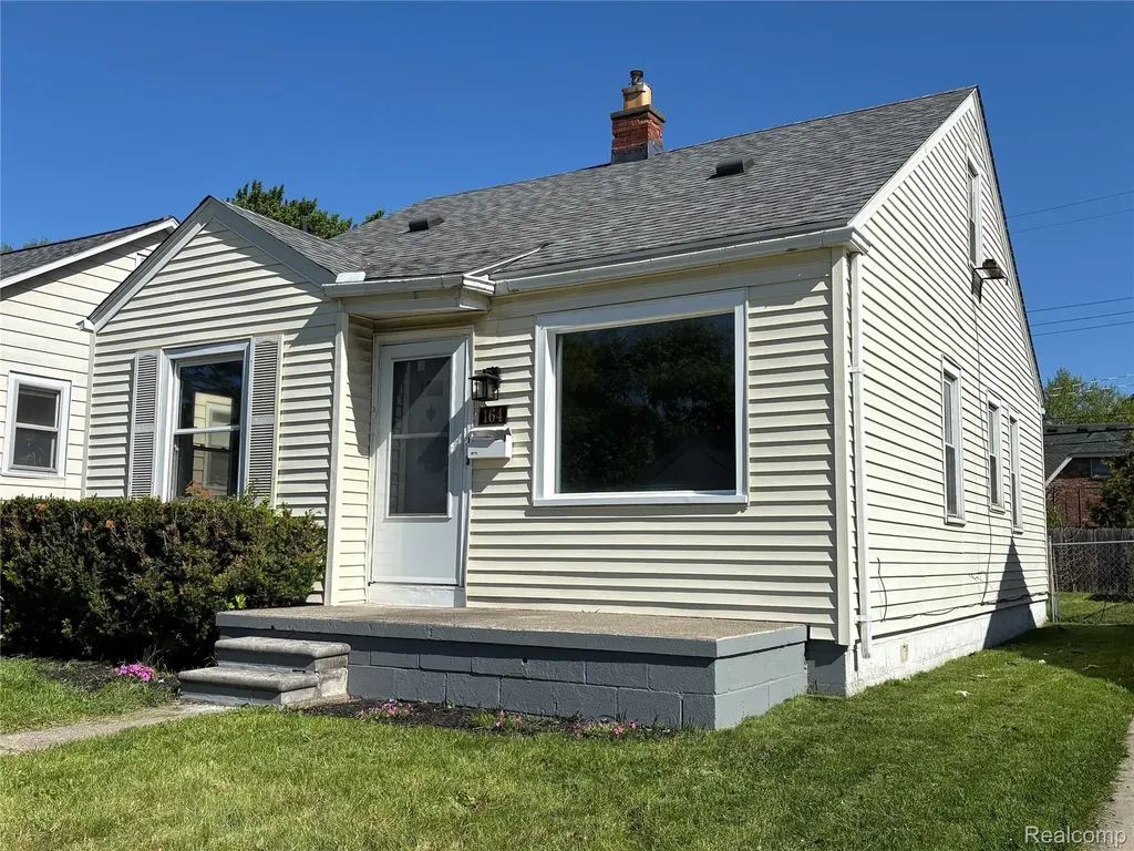 164 W Browning Avenue Hazel Park City MI 48030