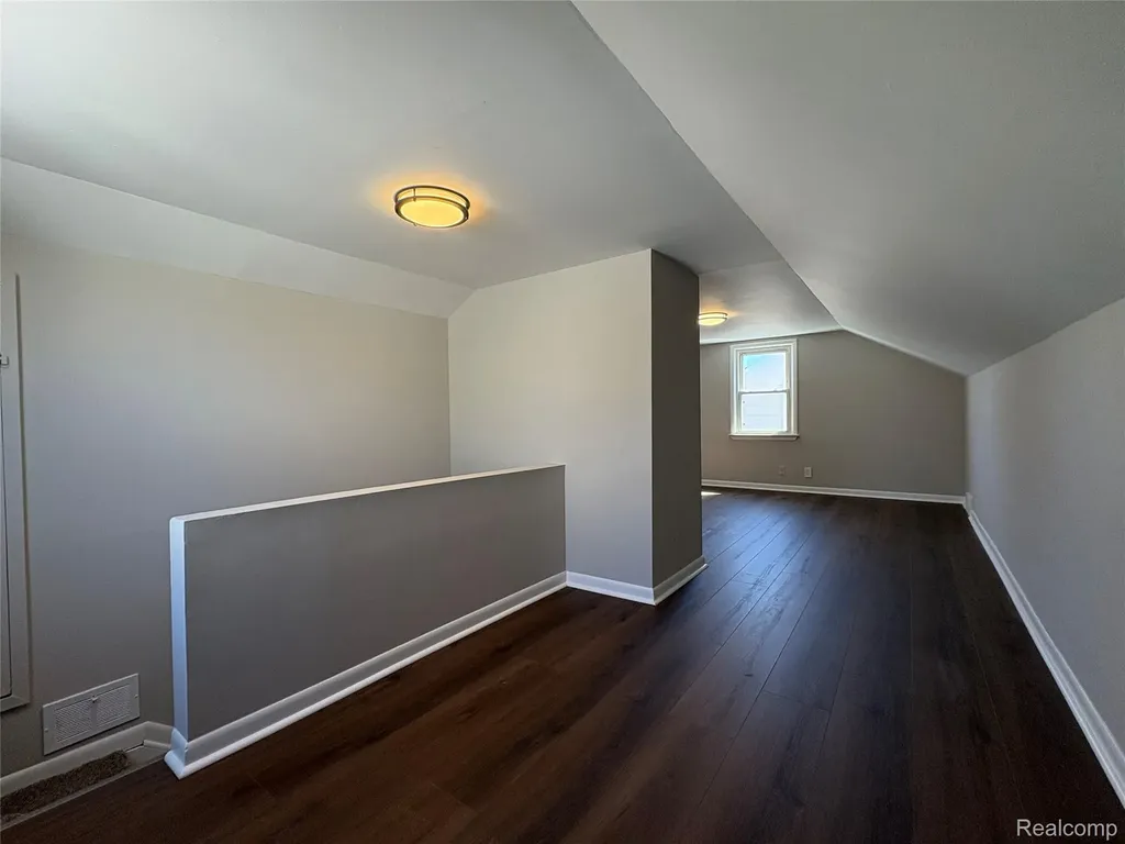 164 W Browning Avenue Hazel Park City MI 48030