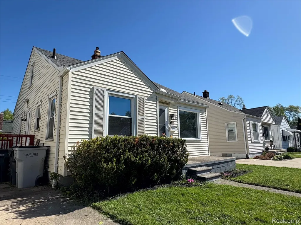 164 W Browning Avenue Hazel Park City MI 48030