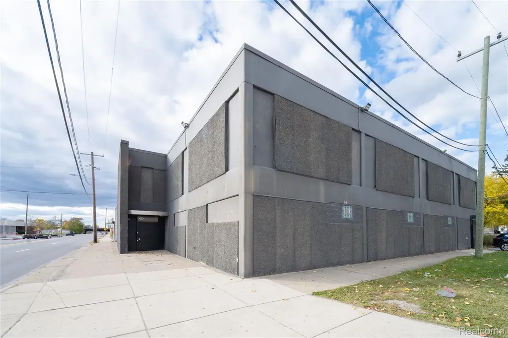 531 E 7 Mile Road Detroit City MI 48203