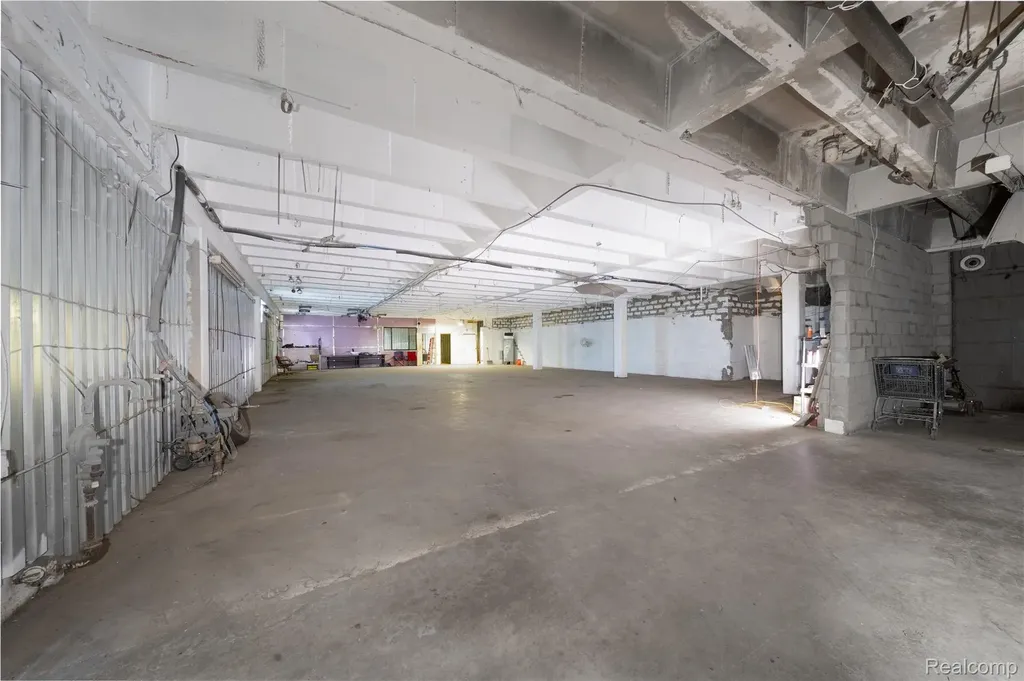 531 E 7 Mile Road Detroit City MI 48203
