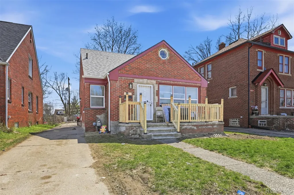 7474 E Robinwood Street Detroit City MI 48234