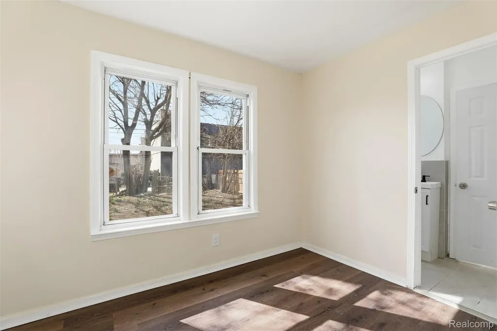 15881 Hartwell Street Detroit City MI 48227