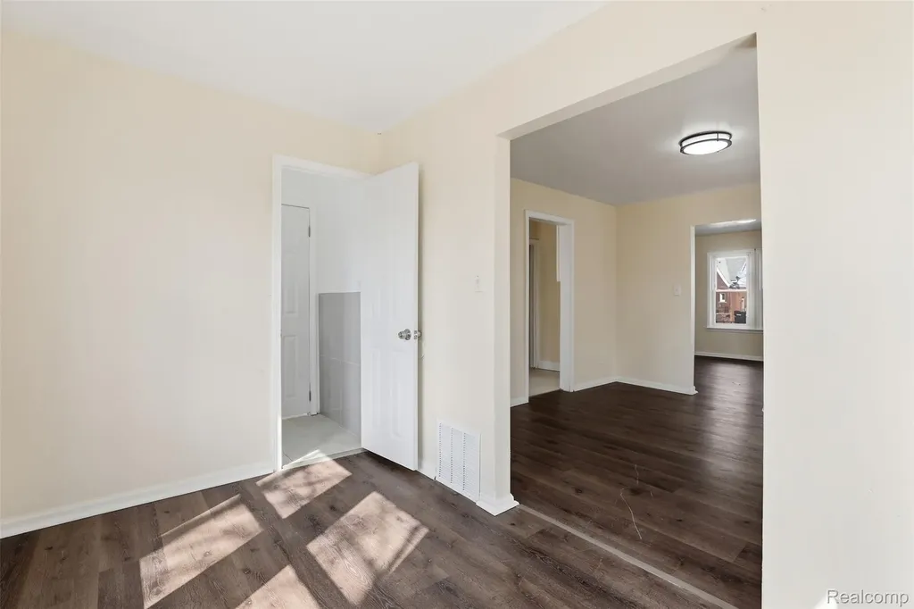 15881 Hartwell Street Detroit City MI 48227