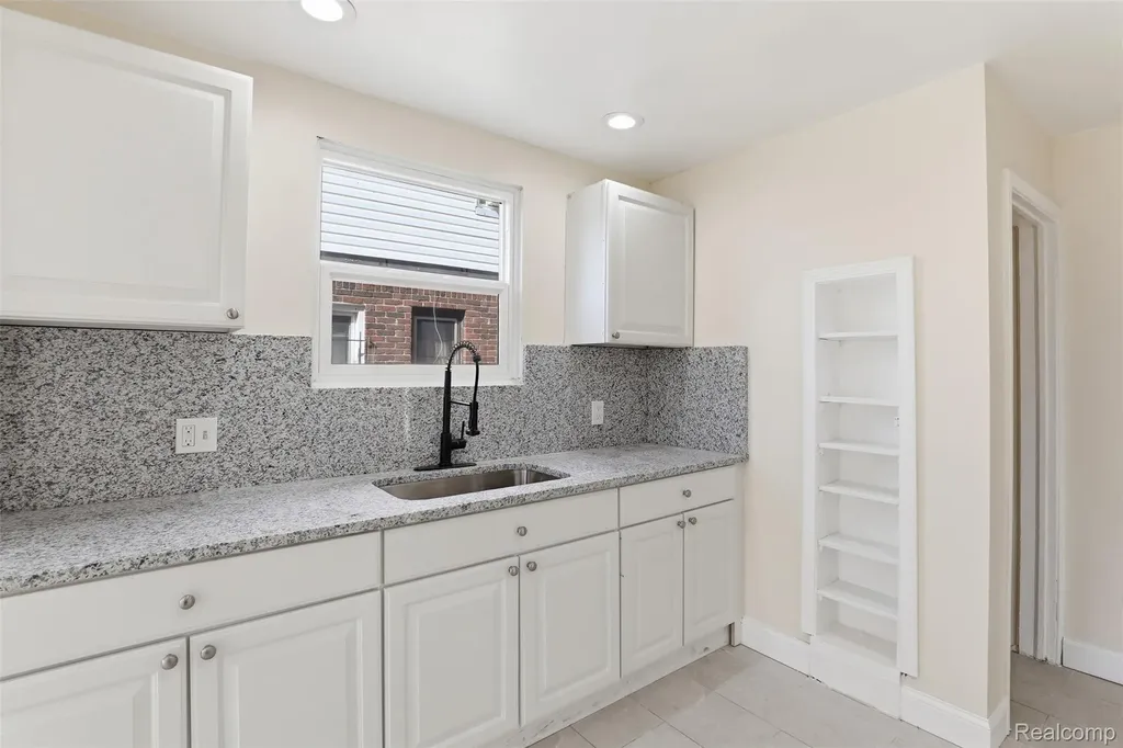 15881 Hartwell Street Detroit City MI 48227