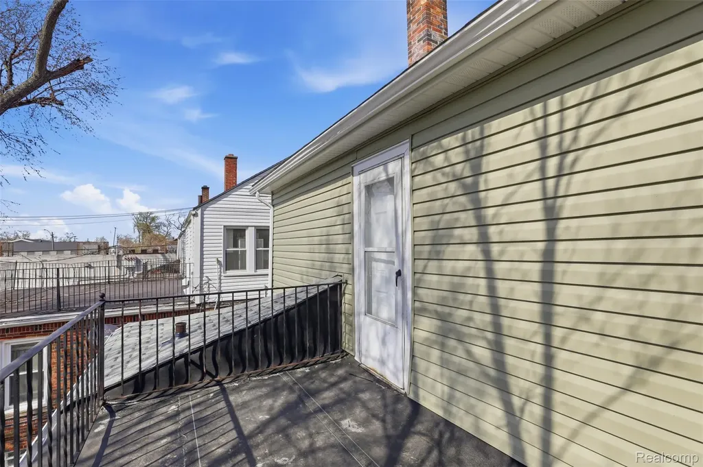 15881 Hartwell Street Detroit City MI 48227